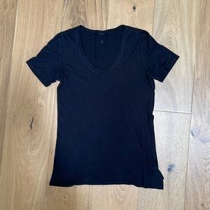 Lululemon black tee